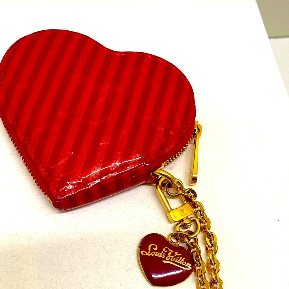 RARE Louis Vuttion Heart Porte Monnaie - Picture 1 of 7